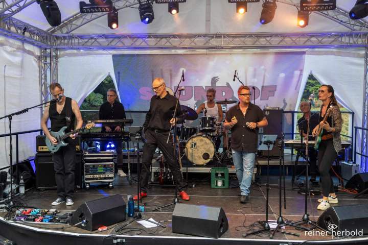 photo by reiner herbold